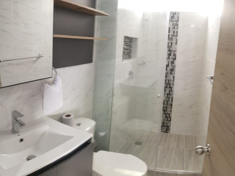 Elegante Apto al Norte, en conjunto, A/C y Piscina. T12-10