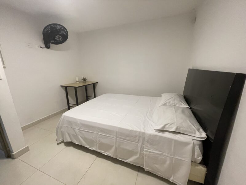 Lujoso y tranquilo apto al Oriente con aire piso 1 en casa