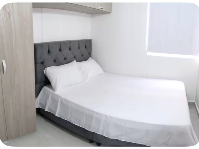 Elegante apto con Aire en la sala y piscina. T18