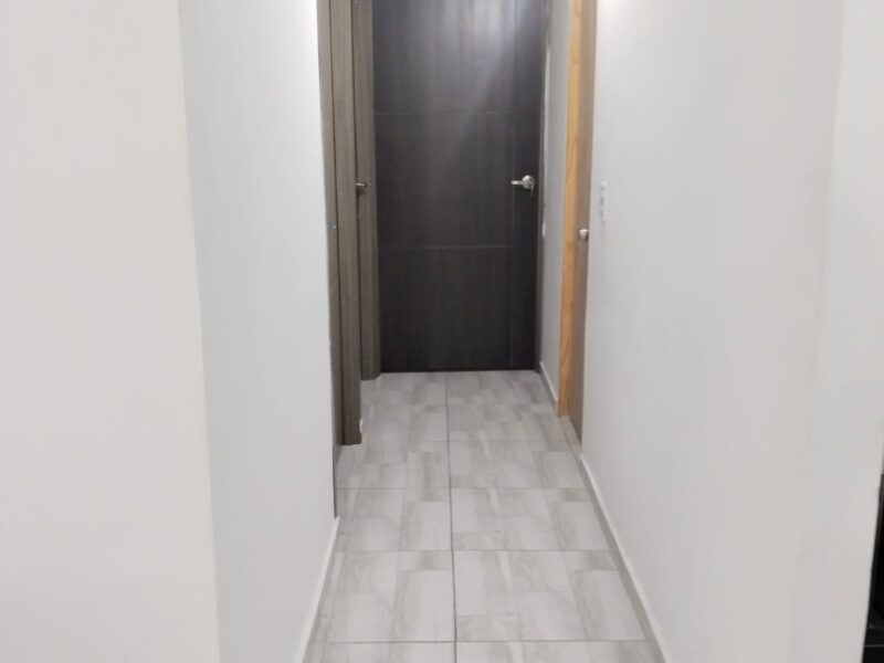Apartamento con aire, piscina y parqueadero . T25