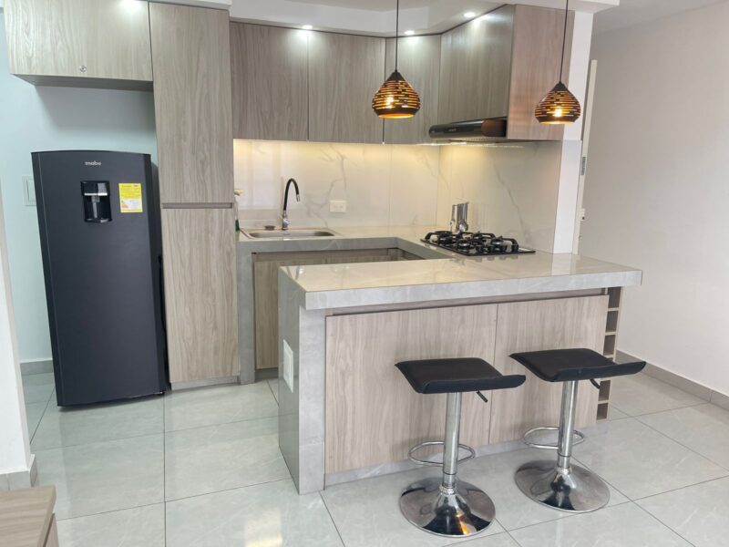 Elegante apto con Aire en la sala y piscina. T18